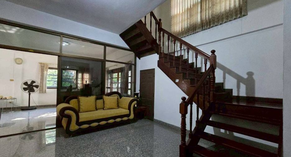 For sale 4 bedrooms house in Thawi Watthana, Bangkok