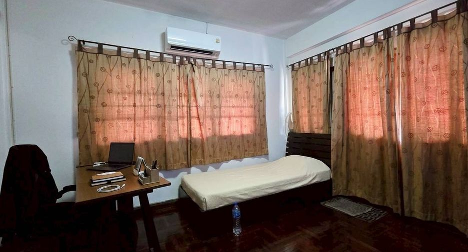 For sale 4 bedrooms house in Thawi Watthana, Bangkok