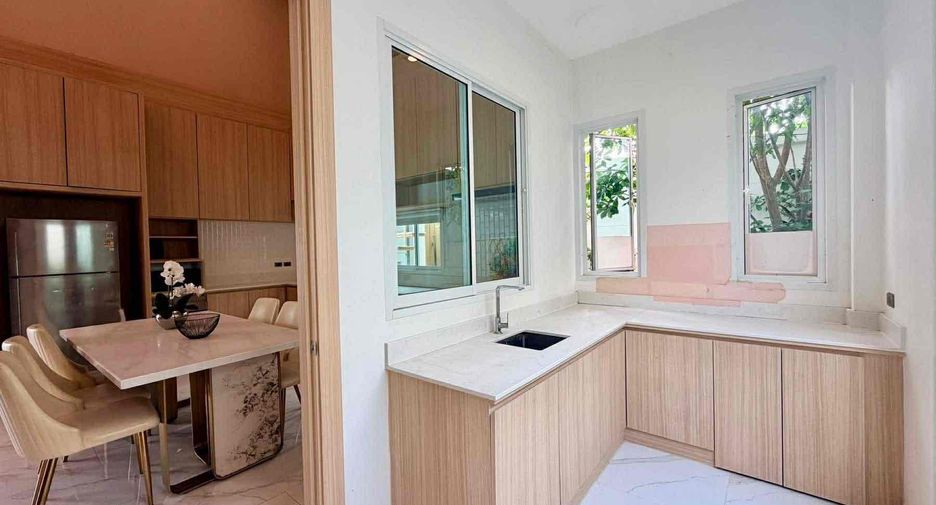 For sale そして for rent 3 ベッドルーム villa in Bang Lamung, Chonburi