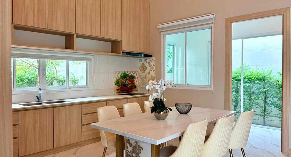 For sale そして for rent 3 ベッドルーム villa in Bang Lamung, Chonburi