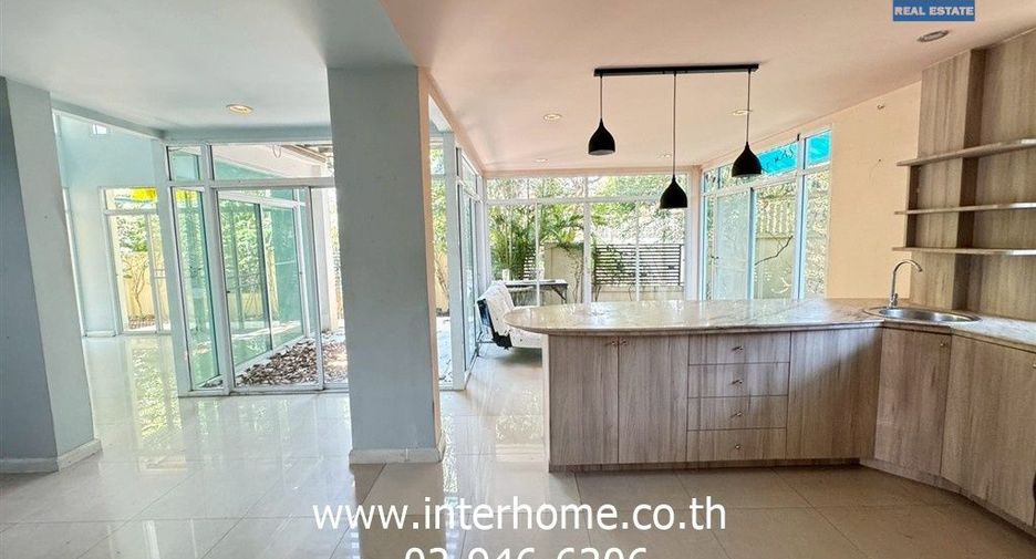 Haus zur Miete und zum Kauf mit 4 Zimmer in Bang Kruai, Nonthaburi