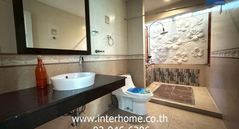 Haus zur Miete und zum Kauf mit 4 Zimmer in Bang Kruai, Nonthaburi