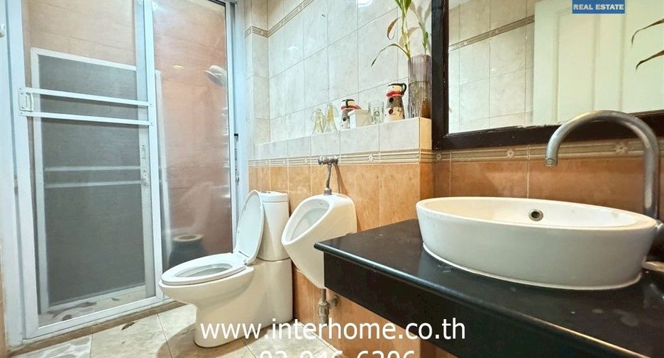 Haus zur Miete und zum Kauf mit 4 Zimmer in Bang Kruai, Nonthaburi