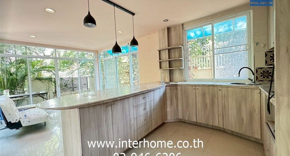 Haus zur Miete und zum Kauf mit 4 Zimmer in Bang Kruai, Nonthaburi