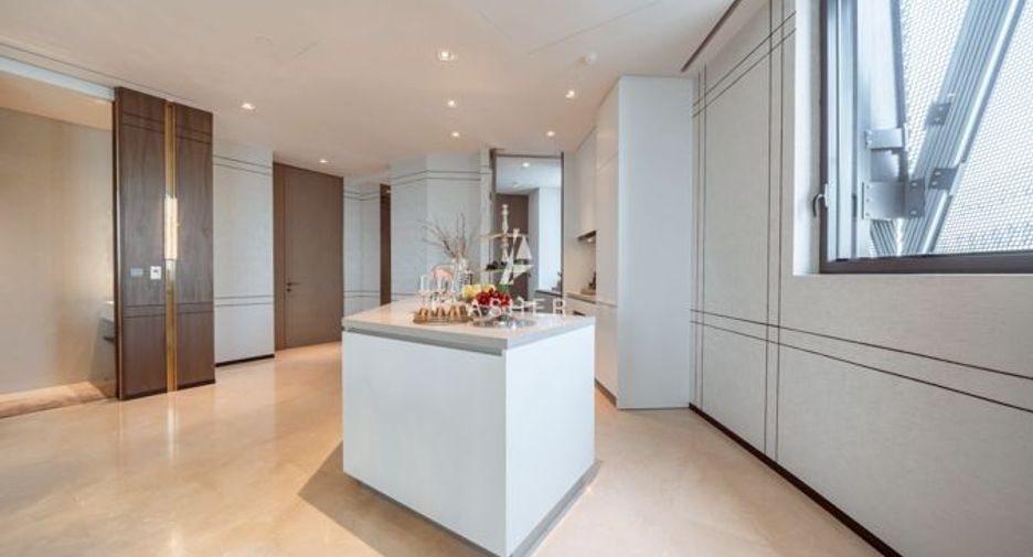For rent 2 ベッドルーム condo in Khlong San, Bangkok