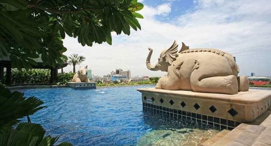 For rent 2 bedrooms condo in Sathon, Bangkok