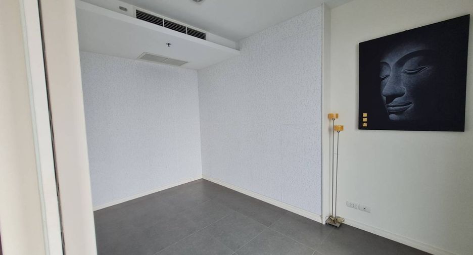 For rent 2 bedrooms condo in Sathon, Bangkok