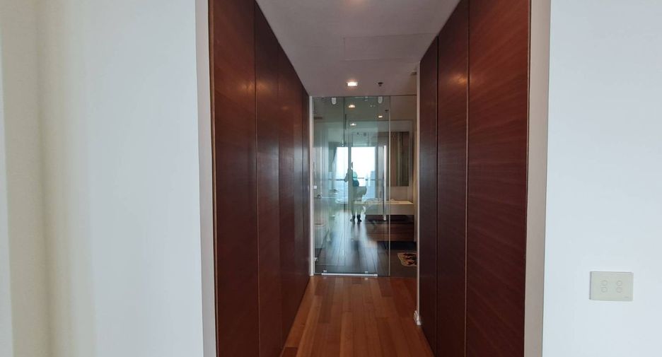 For rent 2 bedrooms condo in Sathon, Bangkok