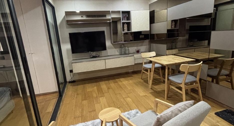 For rent 1 bed condo in Pathum Wan, Bangkok