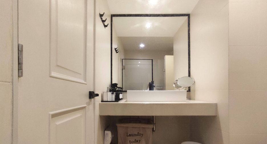 For rent 1 bed condo in Huai Khwang, Bangkok