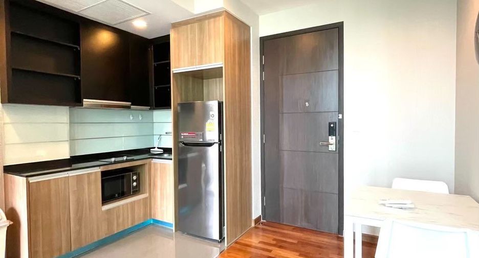 Condo en alquiler de 1 habitaciones en Pathum Wan, Bangkok