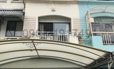 Reihenhaus zur Miete mit 3 Zimmer in Suan Luang, Bangkok