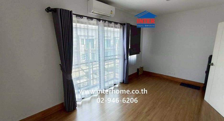 For sale 3 bedrooms townhouse in Mueang Nonthaburi, Nonthaburi