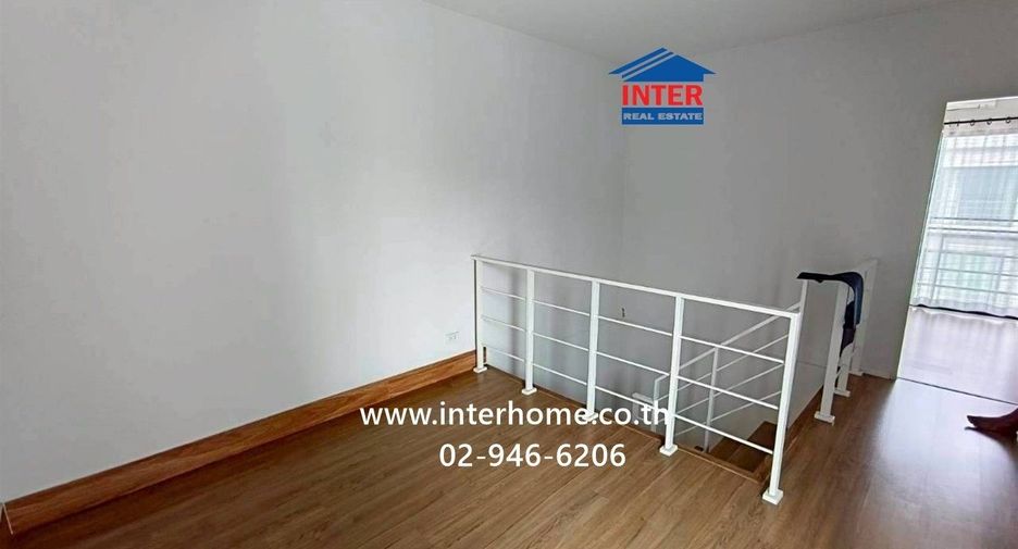 For sale 3 bedrooms townhouse in Mueang Nonthaburi, Nonthaburi