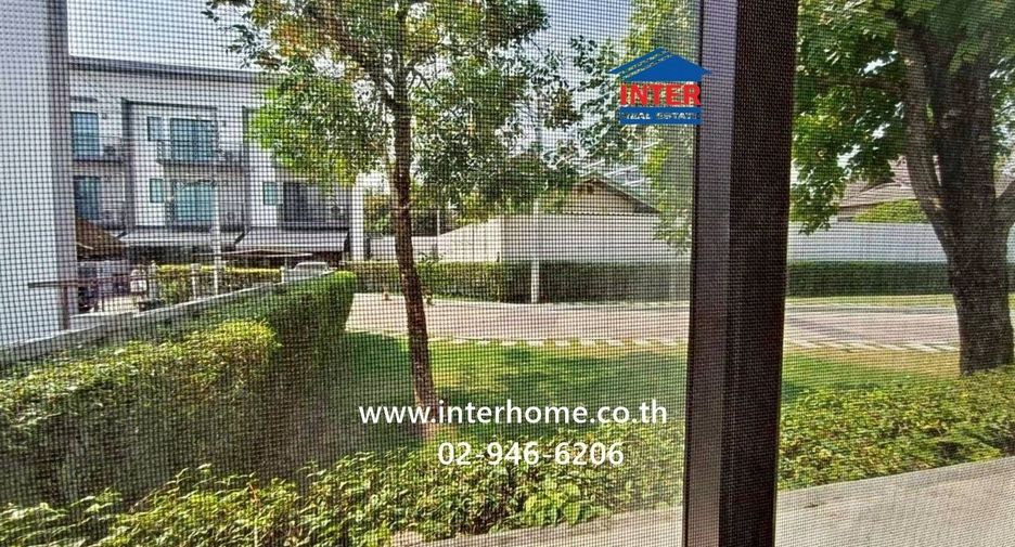 For sale 3 bedrooms townhouse in Mueang Nonthaburi, Nonthaburi