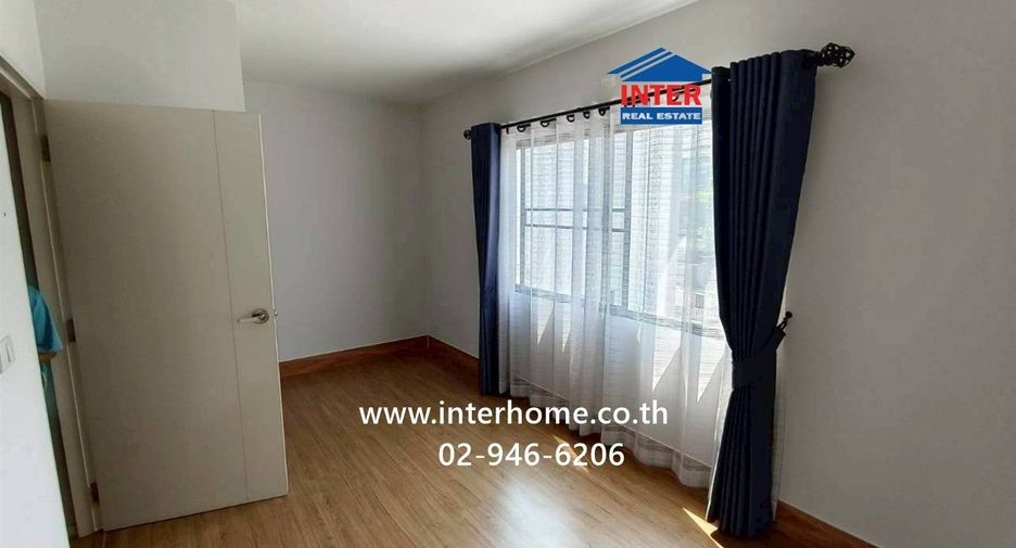 For sale 3 bedrooms townhouse in Mueang Nonthaburi, Nonthaburi