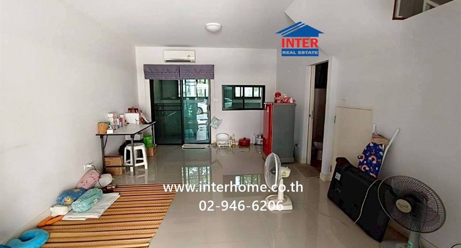 For sale 3 bedrooms townhouse in Mueang Nonthaburi, Nonthaburi