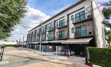 For sale 3 bedrooms townhouse in Mueang Nonthaburi, Nonthaburi