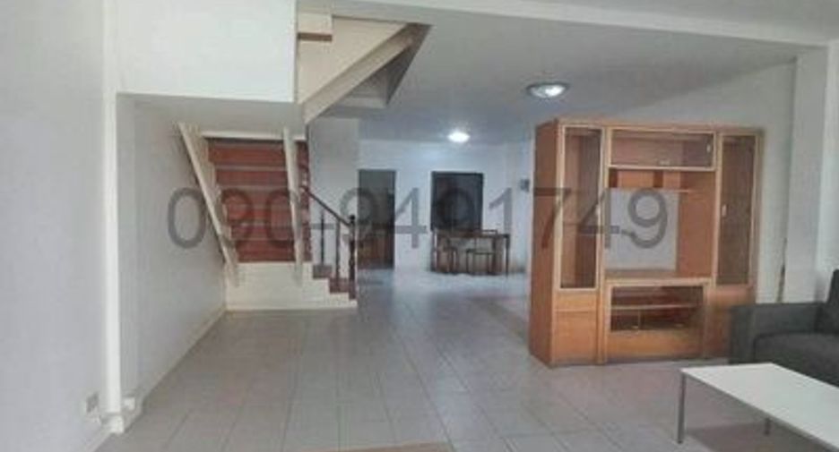 For sale 3 bedrooms townhouse in Suan Luang, Bangkok
