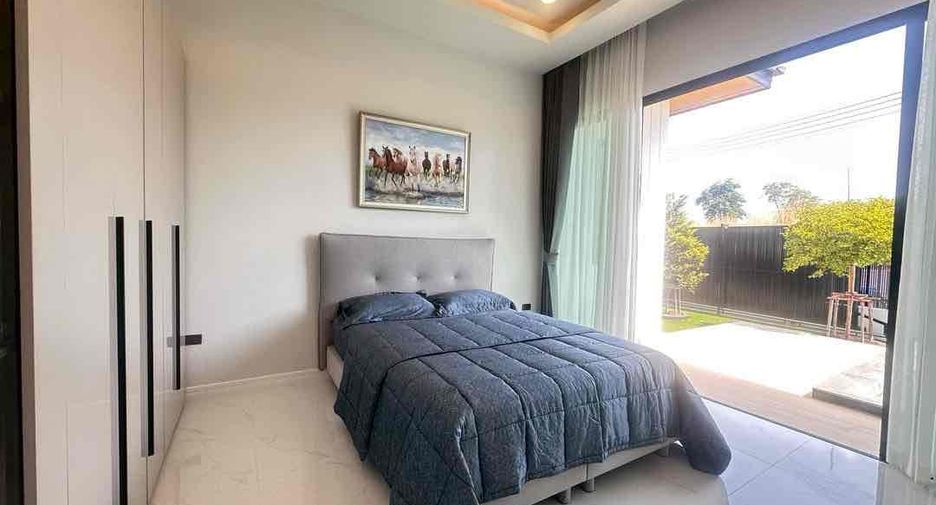 Villa en alquiler y en venta de 4 habitaciones en Huay Yai, Pattaya