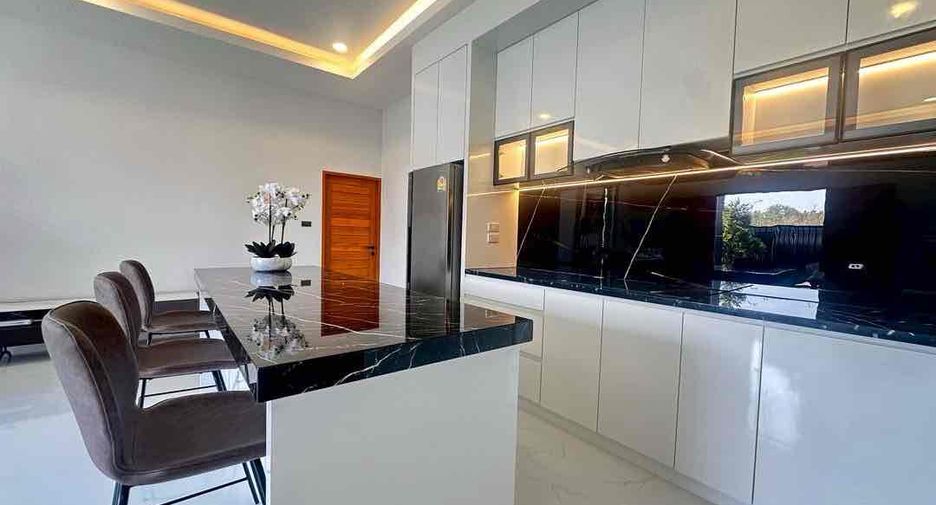Villa en alquiler y en venta de 4 habitaciones en Huay Yai, Pattaya