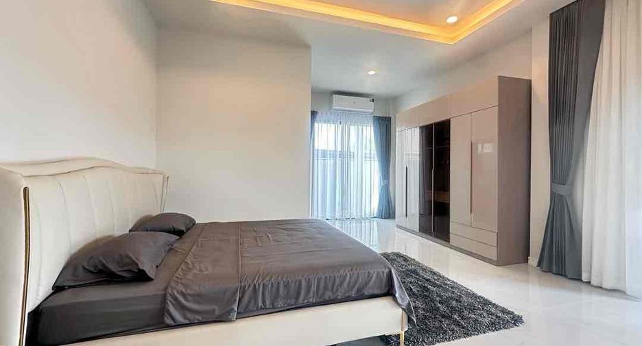 Villa en alquiler y en venta de 4 habitaciones en Huay Yai, Pattaya