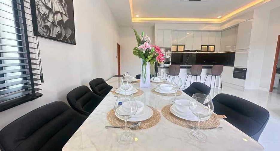 Villa en alquiler y en venta de 4 habitaciones en Huay Yai, Pattaya
