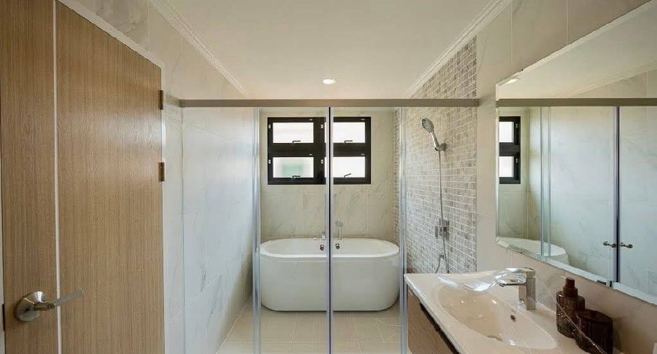 For sale 4 bedrooms house in Mae Rim, Chiang Mai