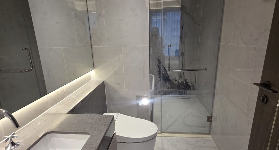 For sale 2 bedrooms condo in Pathum Wan, Bangkok