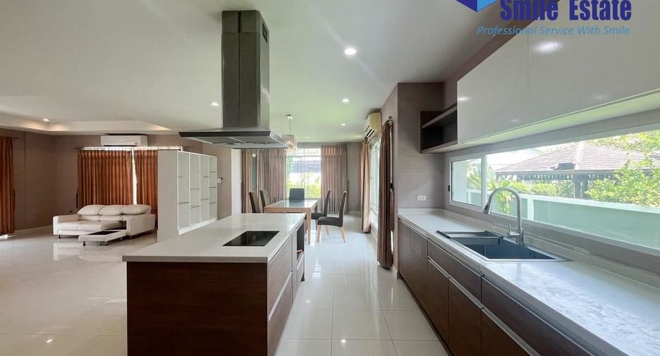 For rent 4 bedrooms house in Mueang Samut Prakan, Samut Prakan