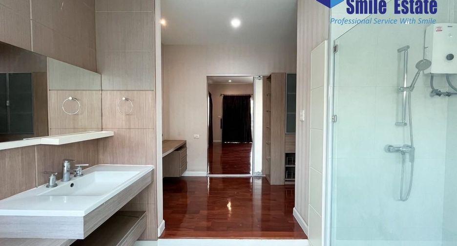 For rent 4 bedrooms house in Mueang Samut Prakan, Samut Prakan