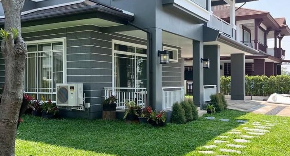 For rent 4 bedrooms house in Mueang Samut Prakan, Samut Prakan