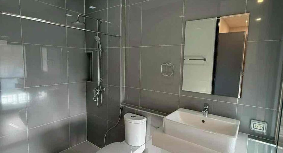 For sale and for rent 4 bedrooms villa in Bang Lamung, Chonburi