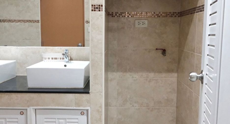 For rent 2 bedrooms condo in Mueang Chiang Mai, Chiang Mai