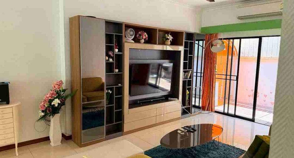 For rent 3 bedrooms villa in Bang Lamung, Chonburi