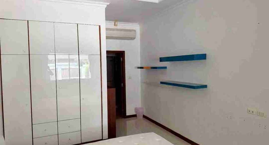 For rent 3 bedrooms villa in Bang Lamung, Chonburi