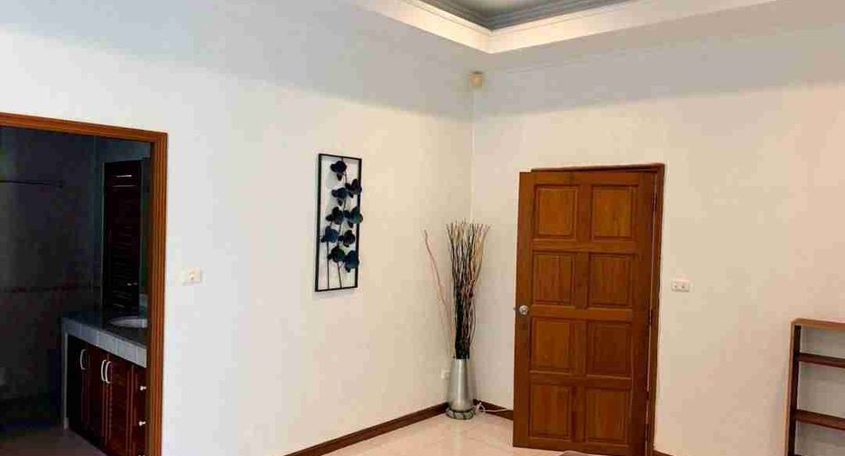 For rent 3 bedrooms villa in Bang Lamung, Chonburi