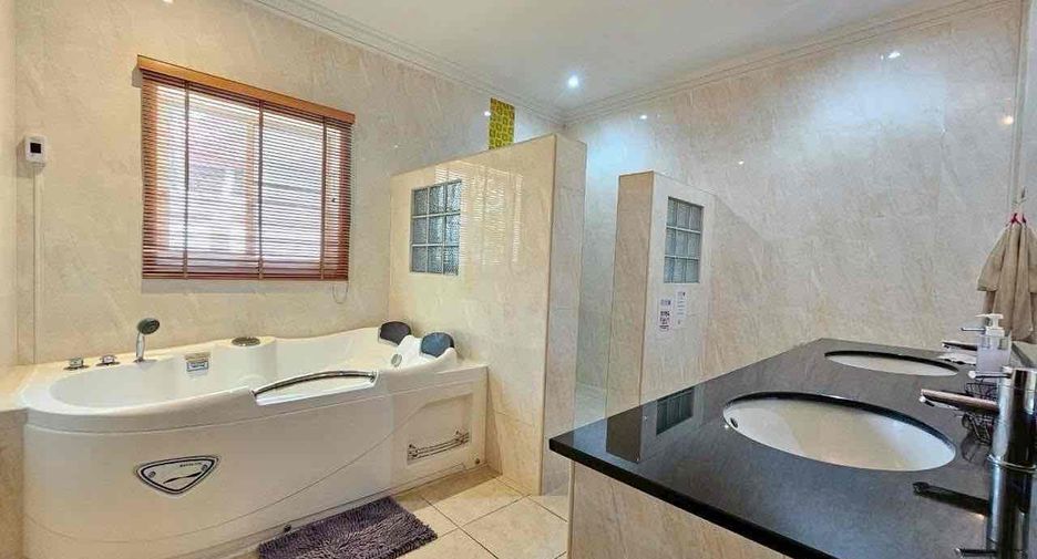 Villa zur Miete mit 4 Zimmer in Bang Lamung, Chonburi