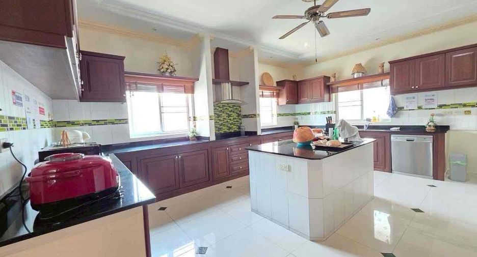 Villa zur Miete mit 4 Zimmer in Bang Lamung, Chonburi