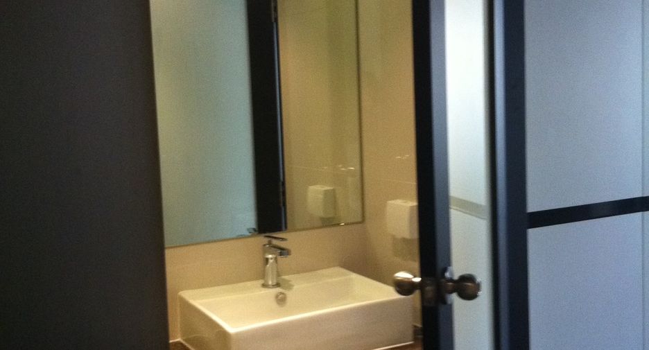 For rent 1 bed condo in Pathum Wan, Bangkok