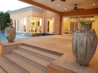 For rent そして for sale 2 ベッドルーム villa in Bang Lamung, Chonburi