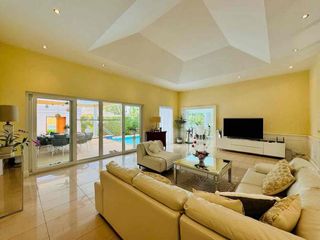 For rent そして for sale 2 ベッドルーム villa in Bang Lamung, Chonburi