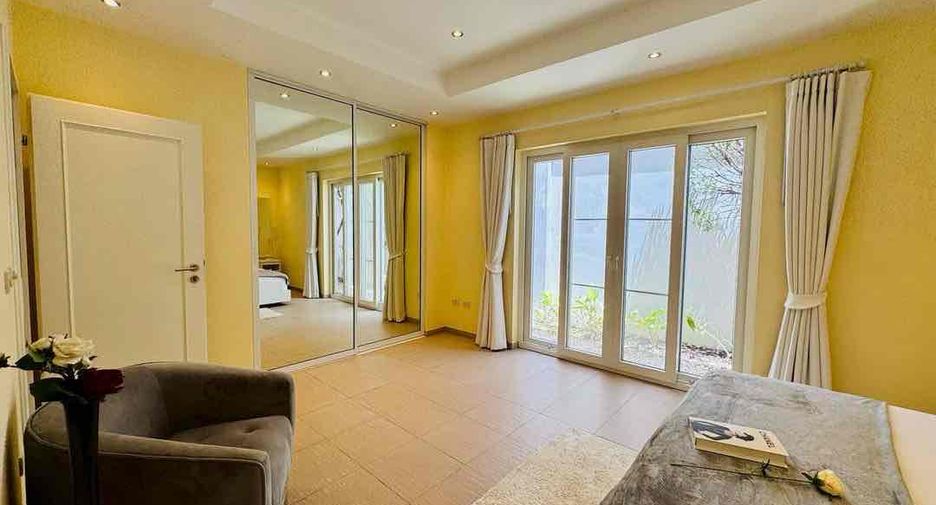 Villa zur Miete und zum Kauf mit 2 Zimmer in Bang Lamung, Chonburi