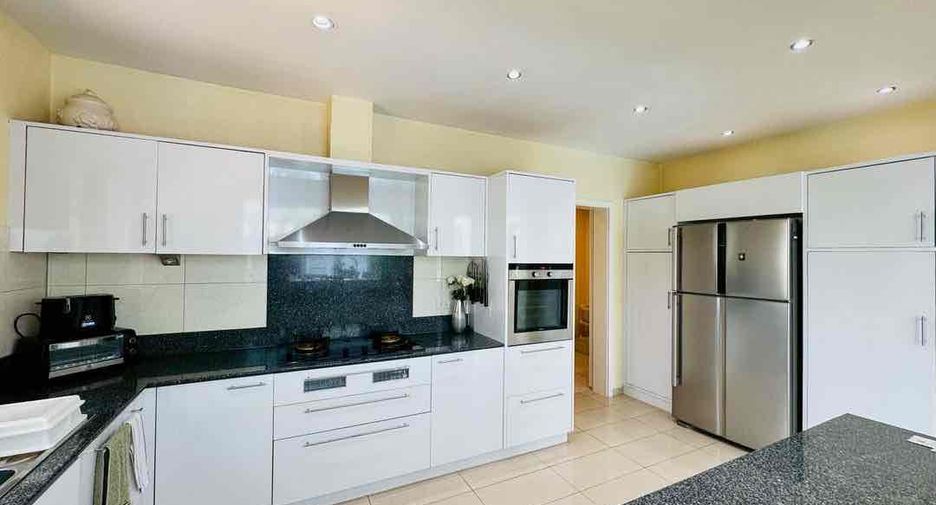 Villa zur Miete und zum Kauf mit 2 Zimmer in Bang Lamung, Chonburi