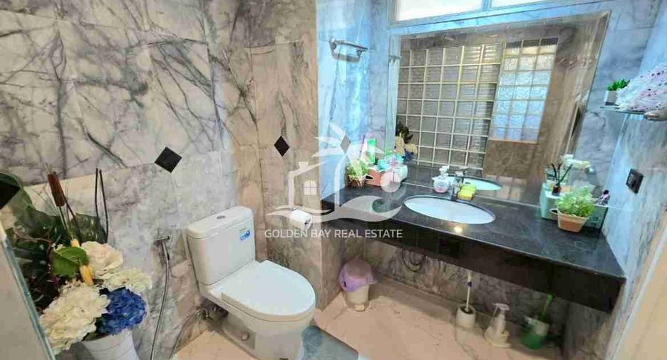 For sale 3 bedrooms condo in Bang Lamung, Chonburi