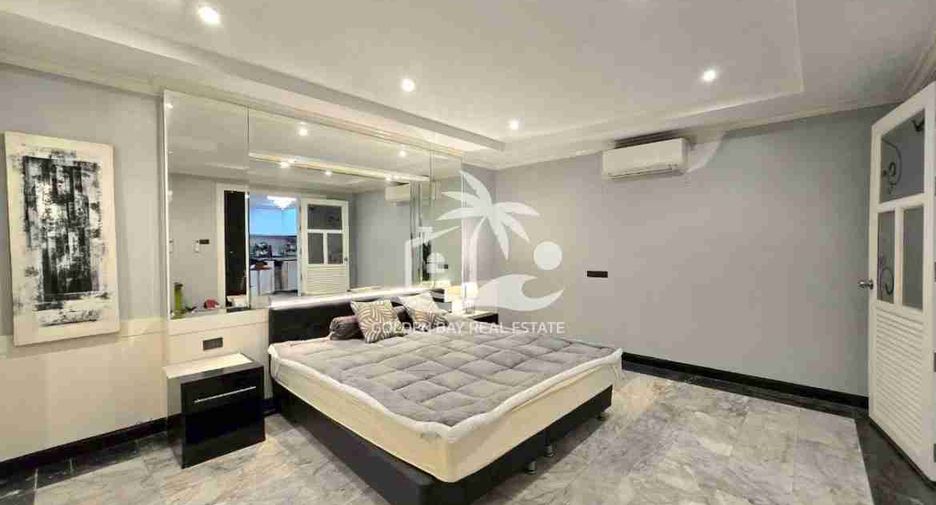 For sale 3 bedrooms condo in Bang Lamung, Chonburi