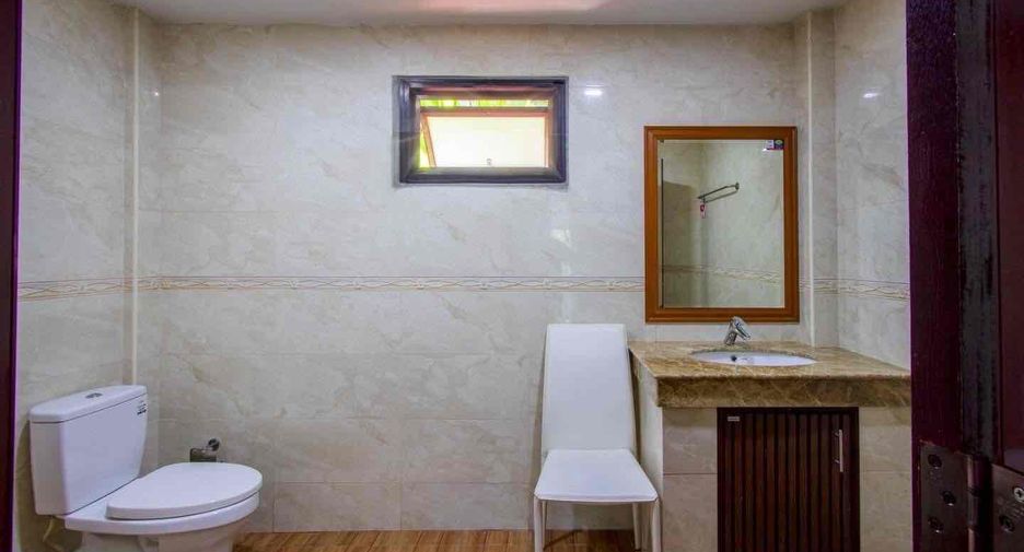 For rent 5 bedrooms villa in Bang Lamung, Chonburi