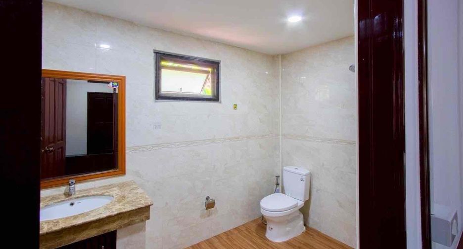 For rent 5 bedrooms villa in Bang Lamung, Chonburi