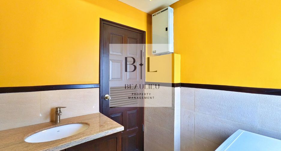 Haus zur Miete und zum Kauf mit 3 Zimmer in Bang Lamung, Chonburi