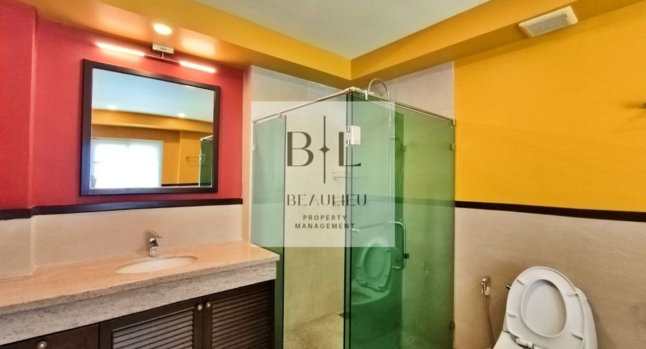 Haus zur Miete und zum Kauf mit 3 Zimmer in Bang Lamung, Chonburi